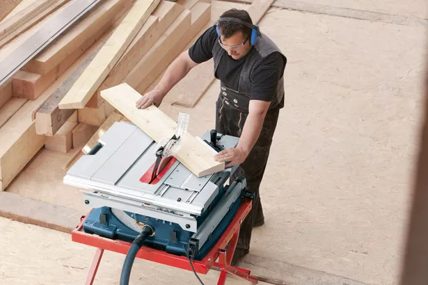 Bứt Phá Giới Hạn Cắt Gỗ: Tại Sao Cưa Đĩa Để Bàn GTS 10 XC Là Công Cụ Không Thể Thiếu Cho Xưởng Mộc Của Bạn?
